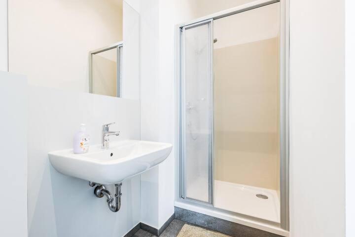 Budget Rooms West With Shared Kitchen Vienne Extérieur photo