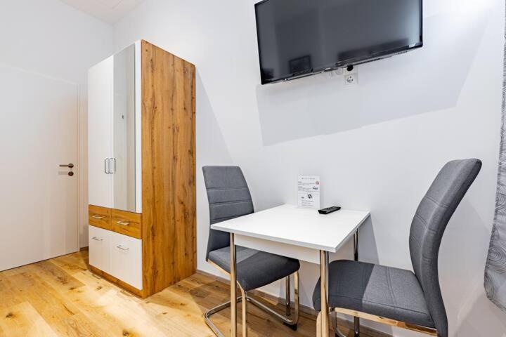 Budget Rooms West With Shared Kitchen Vienne Extérieur photo