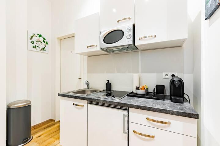 Budget Rooms West With Shared Kitchen Vienne Extérieur photo