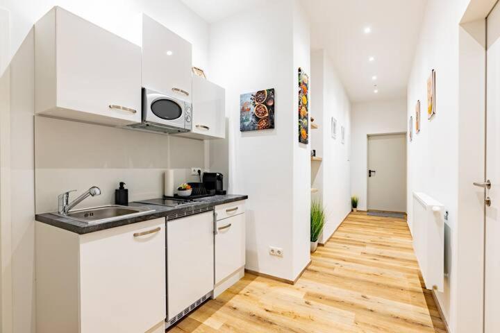 Budget Rooms West With Shared Kitchen Vienne Extérieur photo
