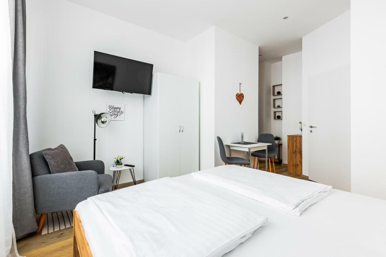 Budget Rooms West With Shared Kitchen Vienne Extérieur photo