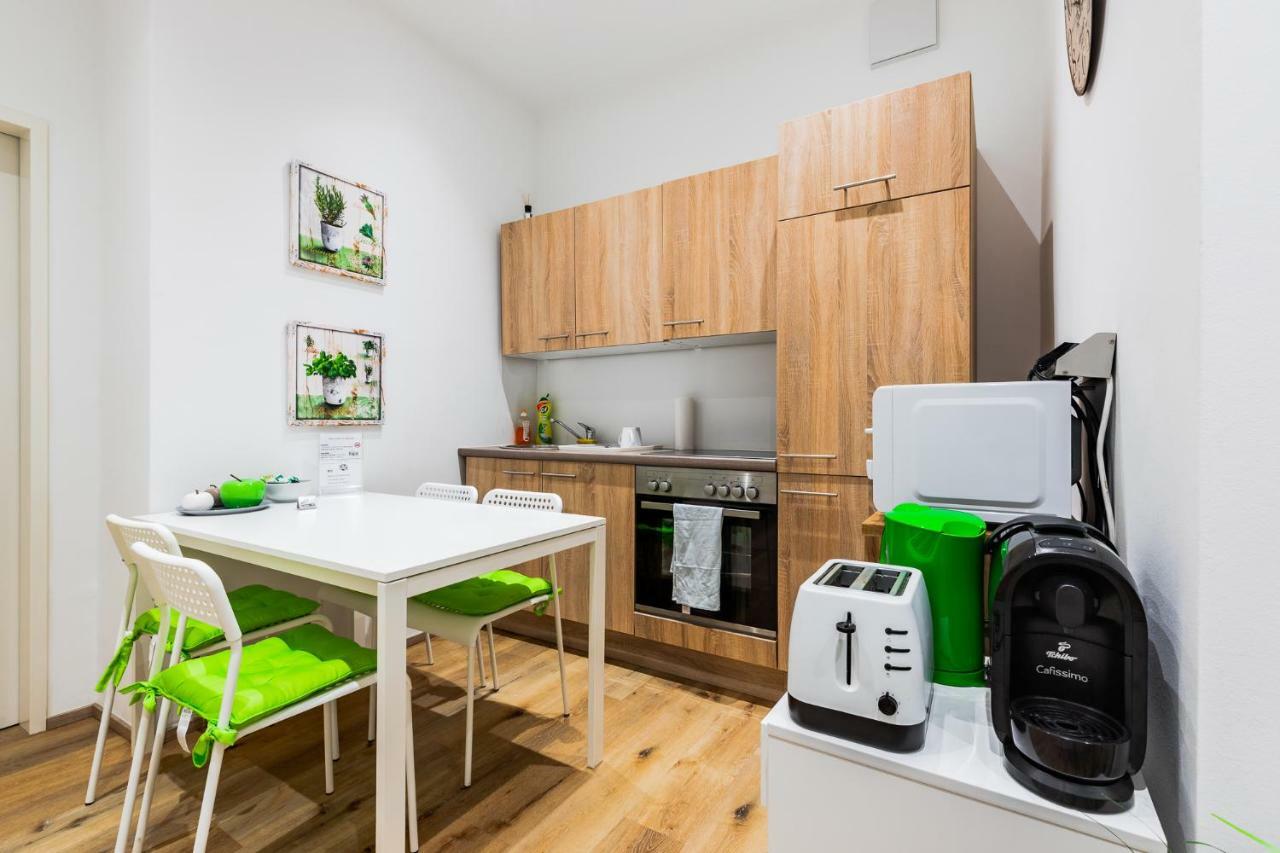 Budget Rooms West With Shared Kitchen Vienne Extérieur photo